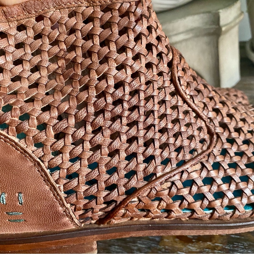 Roan by Bed|Stu Boho Retro Perforated Ankle Booties Shoes Womens 9 Tan Brown‎ - Picture 8 of 12